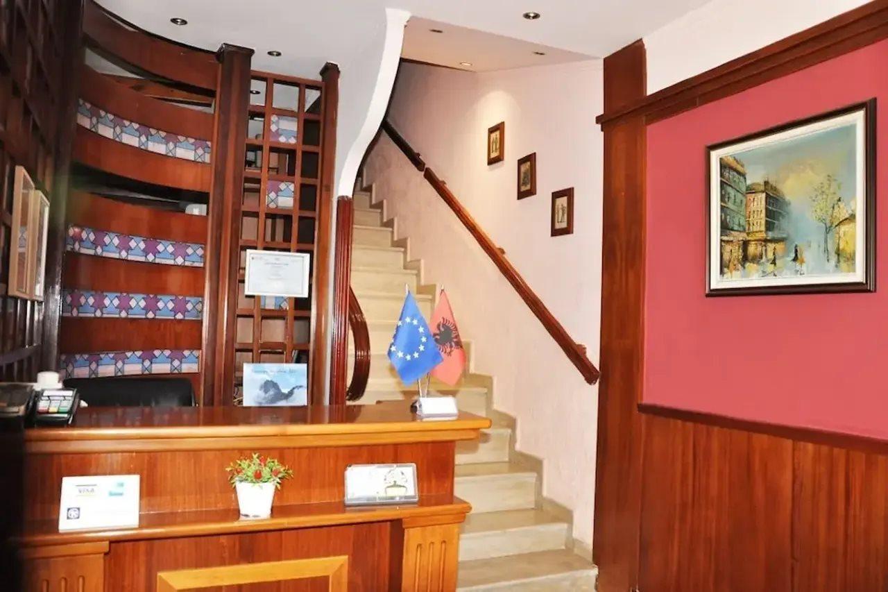 Lugano Hotel Tiranë Luaran gambar