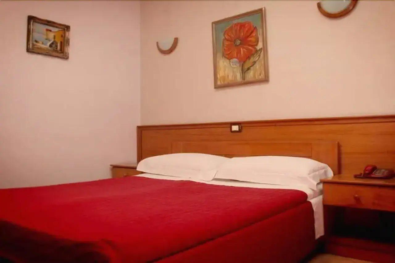 Lugano Hotel Tiranë Luaran gambar